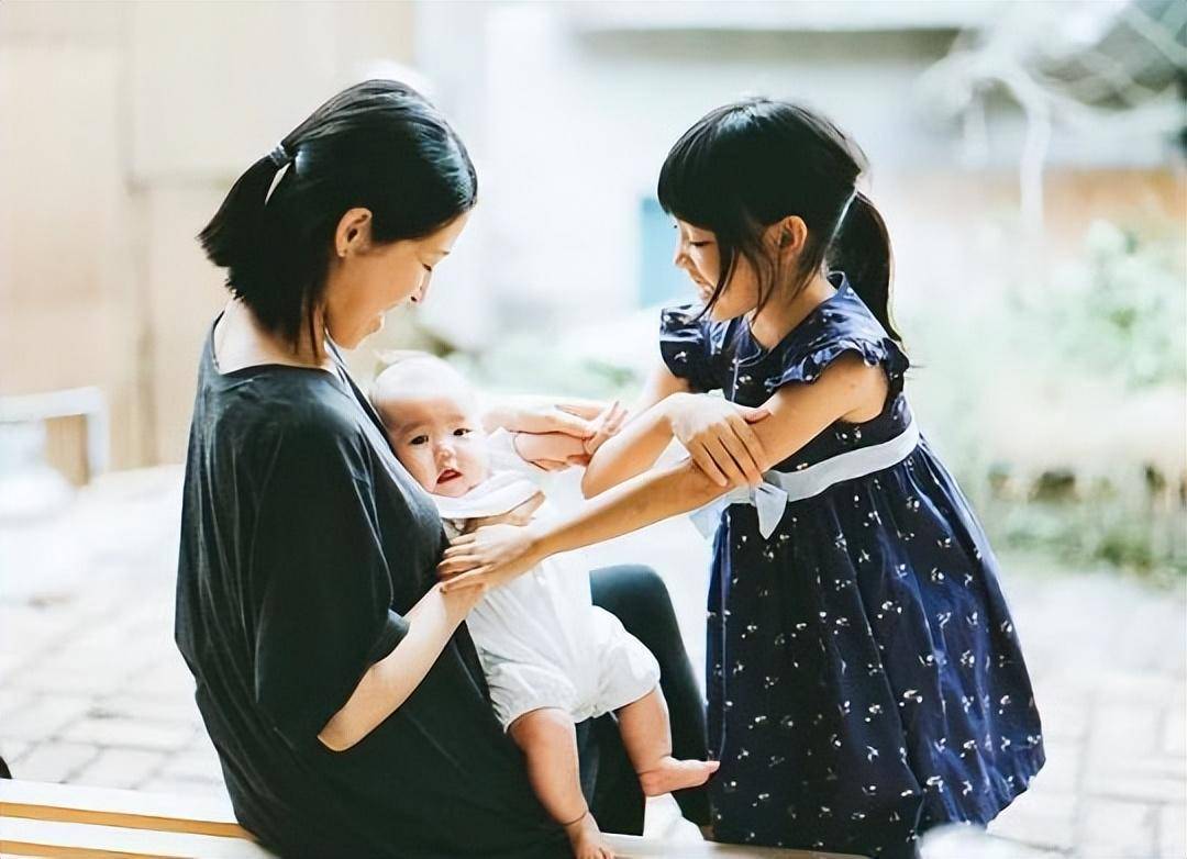 母乳喂养如遇3种情况,需及时添加奶粉,盲目坚持只是害娃