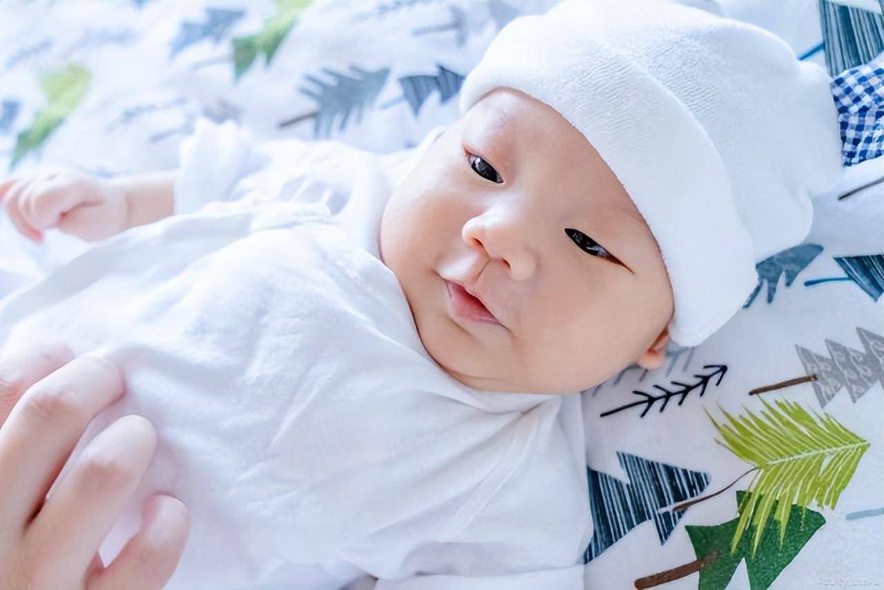 3个月的宝宝发育标准是什么(三个月宝宝如何早教)