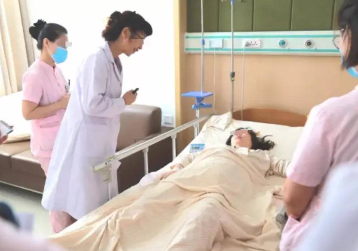 剖宫产的时候,医生都在聊啥？