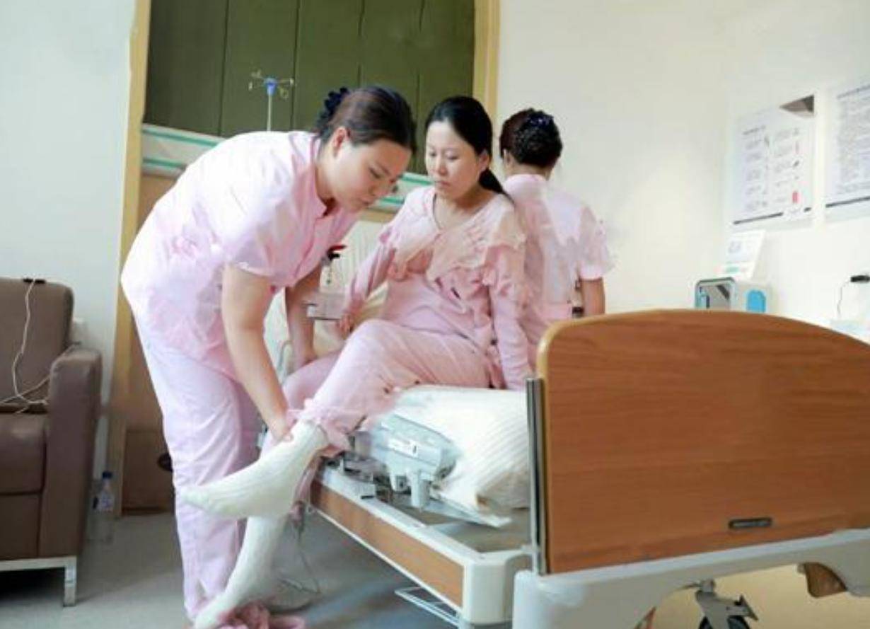 剖宫产的时候,医生都在聊啥？