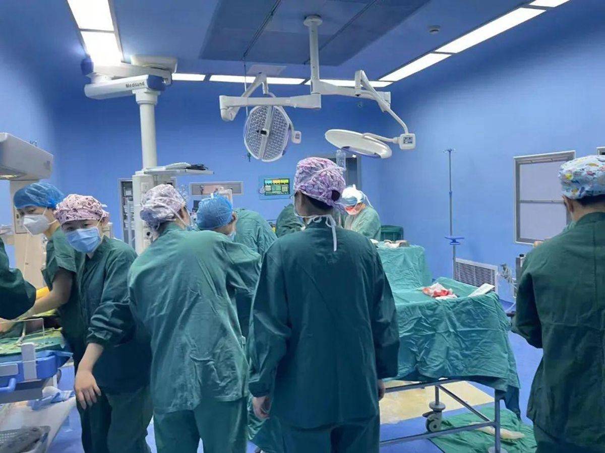 二胎妈妈羊水早破以为要生了超淡定,医生：这是胎盘早剥
