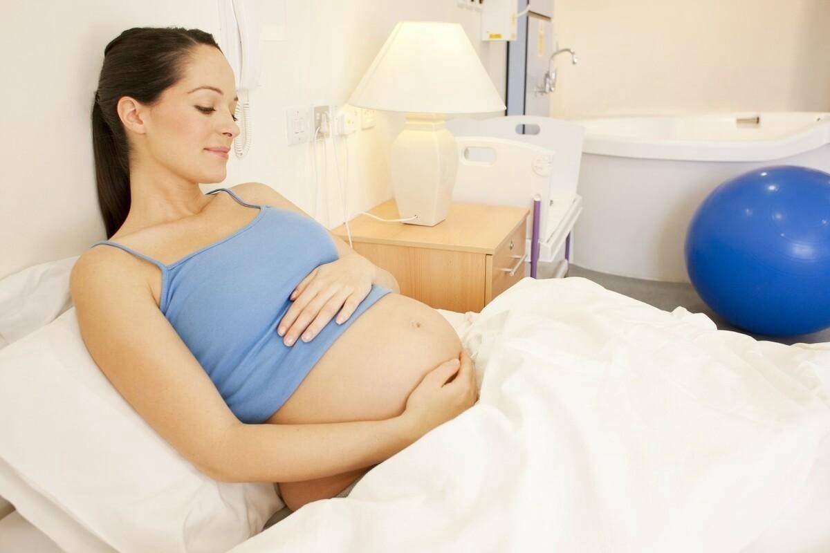 二胎妈妈羊水早破以为要生了超淡定,医生：这是胎盘早剥