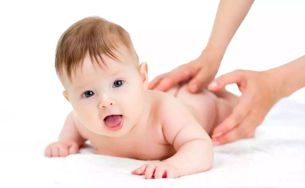 小孩湿疹反复不断是什么原因(婴儿湿疹的护理方法和治疗)