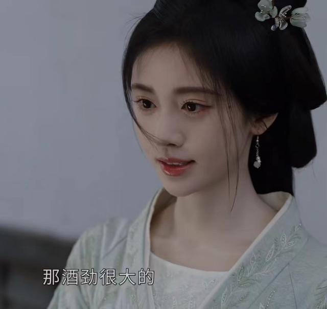 鞠婧祎愿意为了角色扮丑 网友：今年愚人节第一个骗人的鬼话