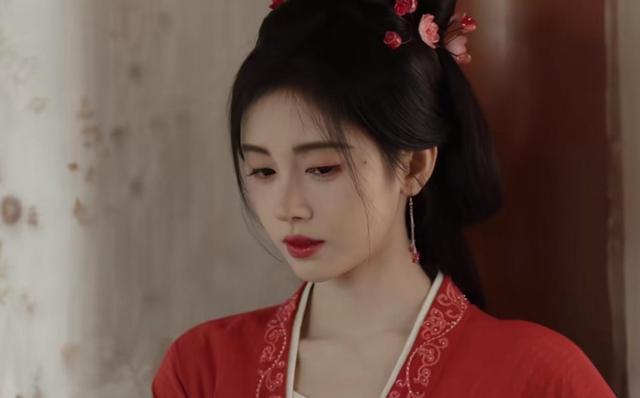 鞠婧祎愿意为了角色扮丑 网友：今年愚人节第一个骗人的鬼话