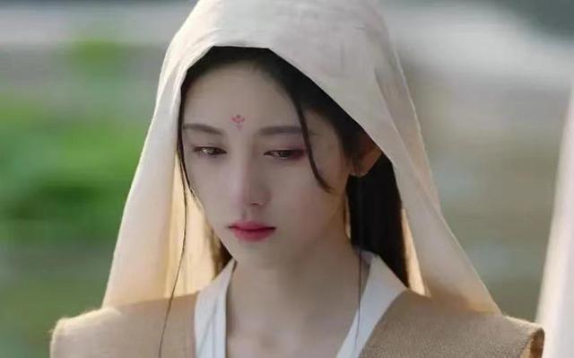 鞠婧祎愿意为了角色扮丑 网友：今年愚人节第一个骗人的鬼话