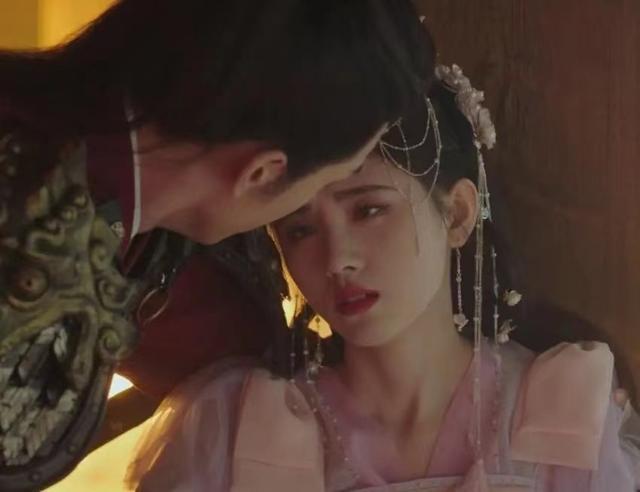 鞠婧祎愿意为了角色扮丑 网友：今年愚人节第一个骗人的鬼话