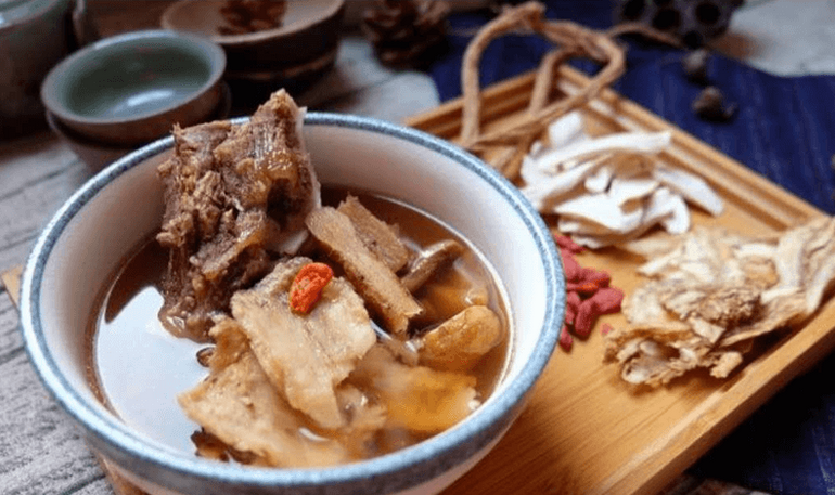 月经推迟该怎么调理身体？食疗、中草药和艾灸效果都好