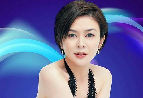 看了关之琳和钟丽缇26年前的合照，才发现绝色与美人的鸿沟在哪
