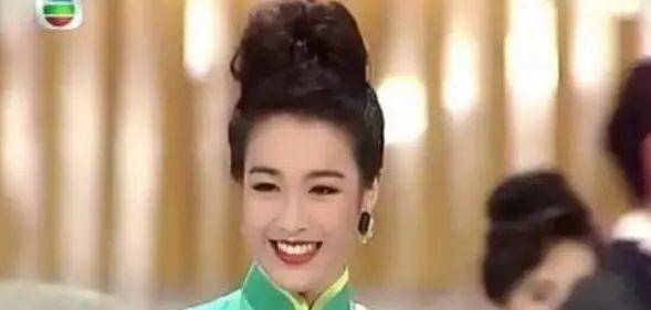 看了关之琳和钟丽缇26年前的合照，才发现绝色与美人的鸿沟在哪