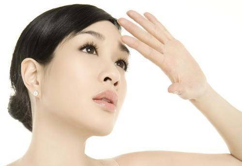 看了关之琳和钟丽缇26年前的合照，才发现绝色与美人的鸿沟在哪