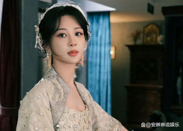 太强了！杨紫今年三部破万剧 不愧是"爆剧女主"!
