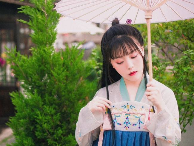 格子兮澄清本兮没死真的吗 格子兮和本兮什么关系揭秘