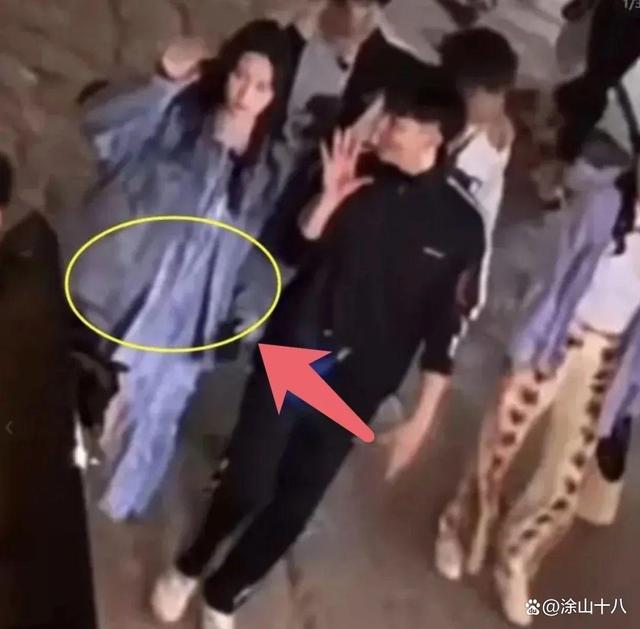 黄子韬节目求婚徐艺洋 网友：有一种熟人作案的尬尴