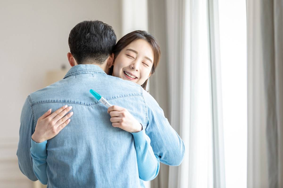 什么是排卵夫妻如何备孕(快到排卵期有什么反应)