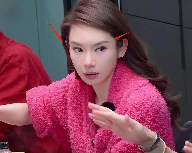 戚薇.jpg