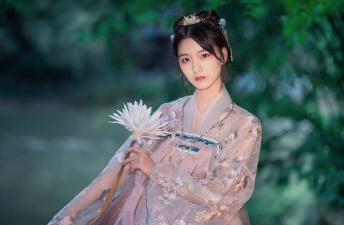 属马女十一日出生命运