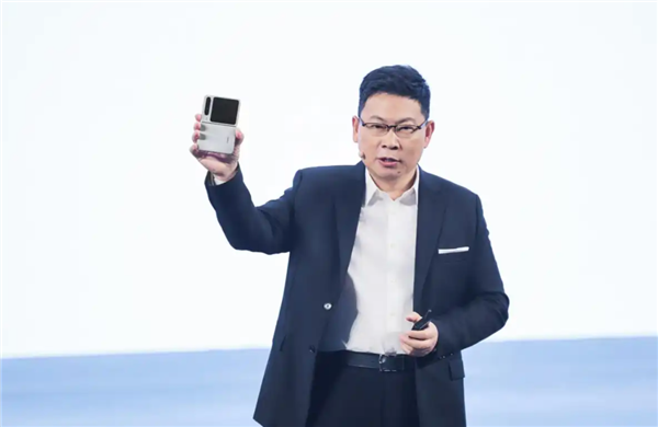 余承东“全国人民买得起”的新手机：为何风评两极分化
