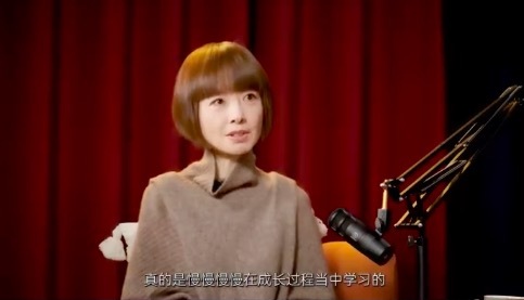 被提醒后鲁豫再也不说“处女作” 曾引来不少争议和批评