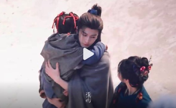 张凌赫田曦薇《逐玉》一家三口路透 网友：路透也太合胃口了！