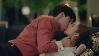 为什么男生接吻时喜欢摸女生的胸部和下面