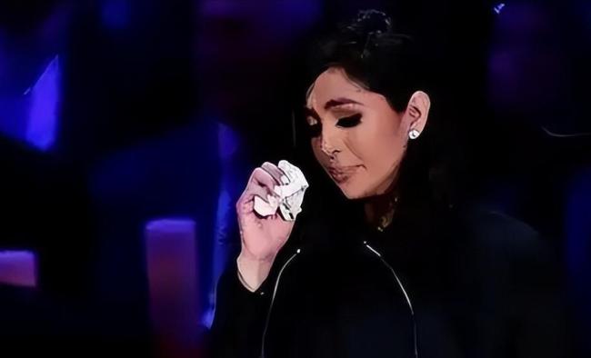 科比去世五年，遗孀瓦妮莎的选择让人泪目，才懂挚爱离去成她一生的潮湿：竖中指暴击谣言