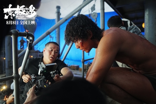 电影《东极岛》发布“让全世界知道”创作特辑 导演管虎、费振翔六年筹备、带剧组上岛下海 只为让世界看到国人大义和血性！