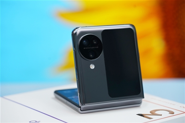 2026年见！OPPO Find N6 Flip即将回归：首发骁龙8 Elite2小折叠