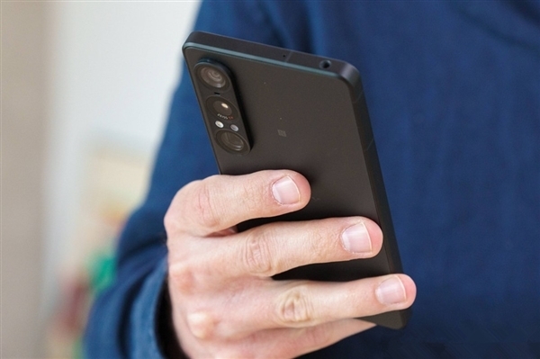 时隔近两个月：索尼Xperia 1 VII重新上架！曾大规模频繁死机