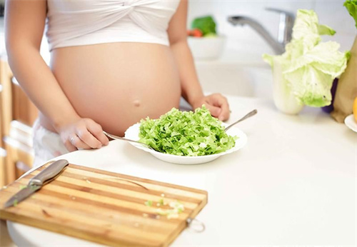 最全面产后恢复指南：分享从坐月子到哺乳期的全方位护理攻略！