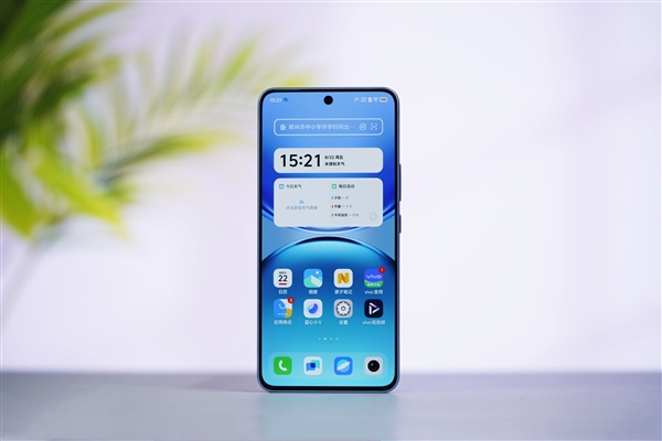 8200mAh双灭霸手机！vivo Y500图赏