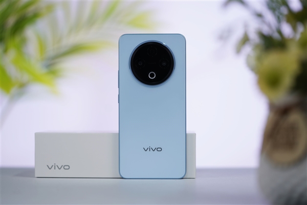 8200mAh双灭霸手机！vivo Y500图赏