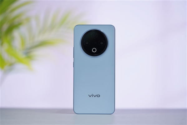 8200mAh双灭霸手机！vivo Y500图赏