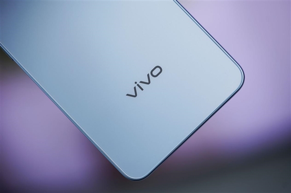 8200mAh双灭霸手机！vivo Y500图赏