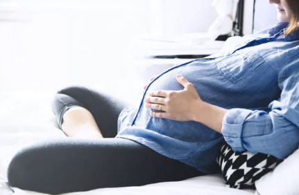 【孕妈必看】胎儿缺氧的5个警示信号,出现这些情况要立即就医！
