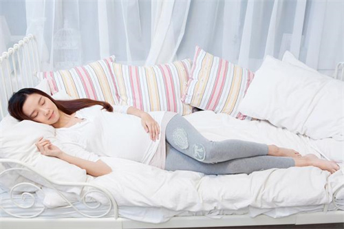 生女孩胎梦大全:梦见花卉、水果、水的预兆与解析!