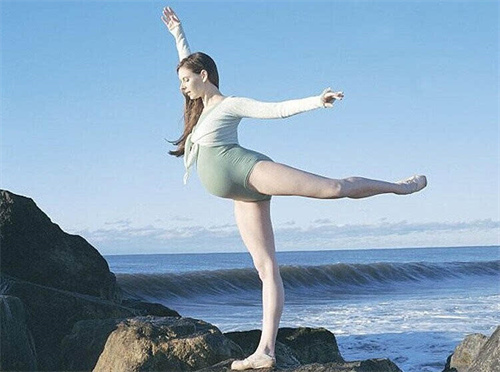 产后肚子松垮怎么办?哺乳期针对性腹部减脂动作(适合新手妈妈)